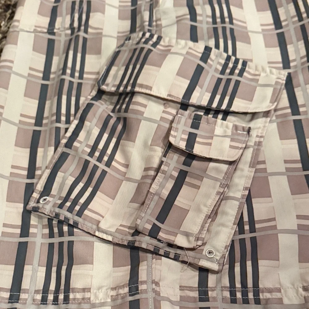 Under Armour Men’s Plaid Cargo Shorts - Beige and Gray